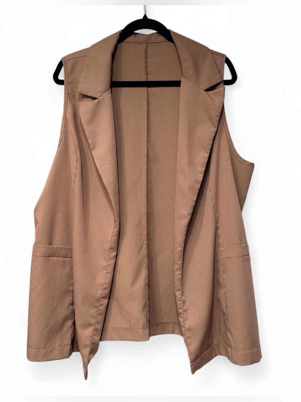 Sleeveless Open-Front Vest in Camel Brown